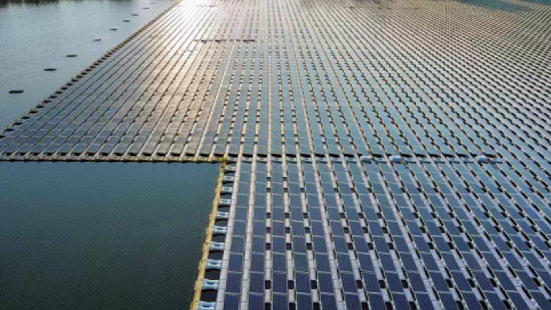 மத்திய இரயில்வே நிர்வாகத்தின் மிதக்கும் சூரியசக்தி உற்பத்தி ஆலை