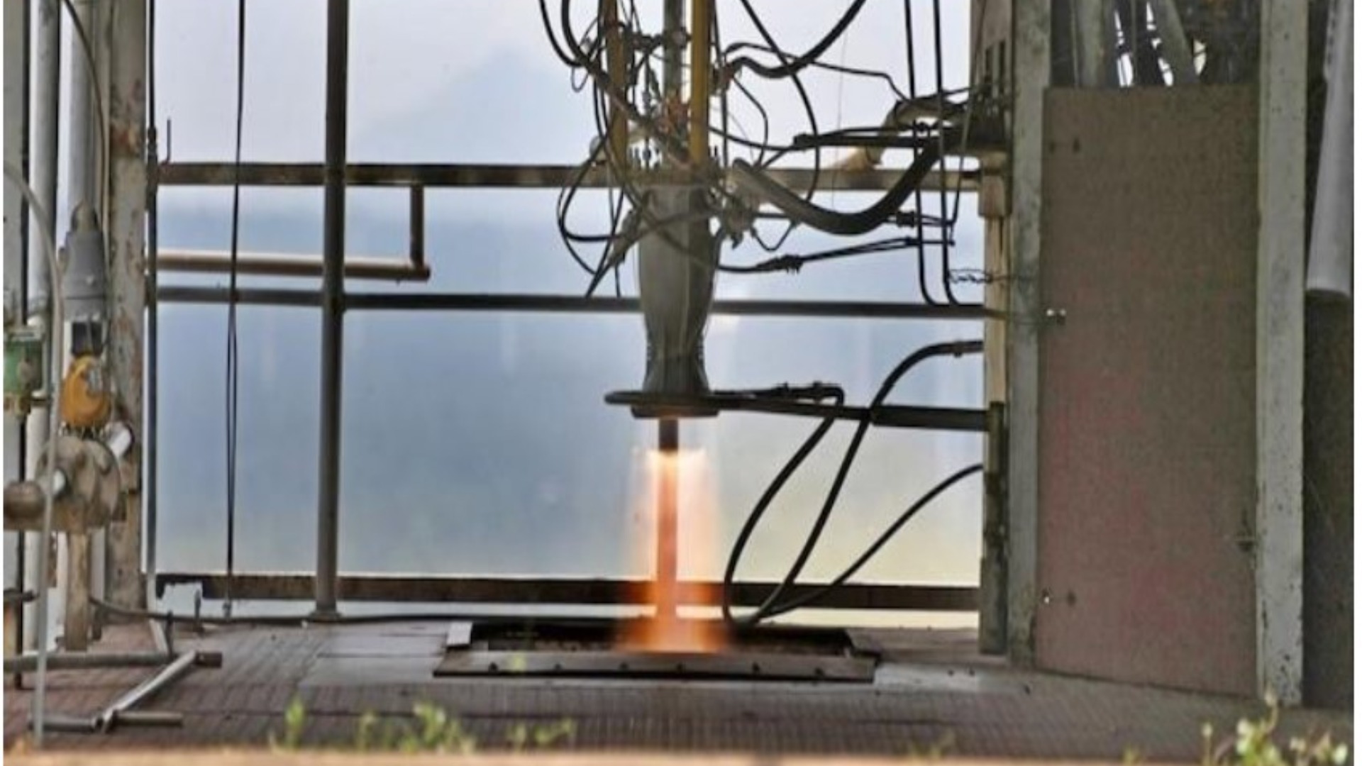 முப்பரிமாண முறையில் அச்சிடப்பட்ட ஏவுகல இயந்திரம்